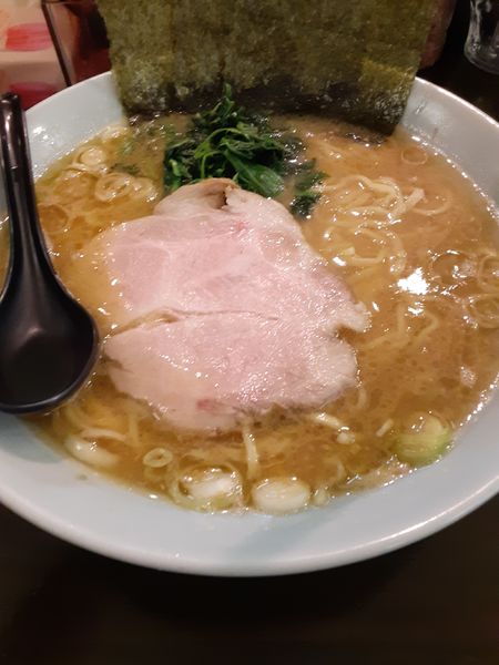 「豚骨醤油ラーメン780円、特盛200円」@南大沢らーめん家の写真