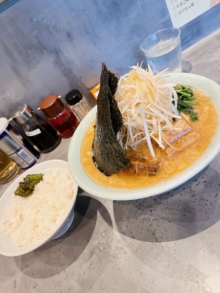 「角煮ラーメン大盛りネギライス」@一乃利の写真