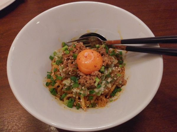 「冷やし坦々まぜそば　798円」@やきとり家 すみれ 会津若松店の写真