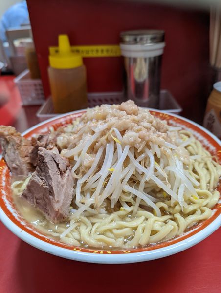 「麺増し大+烏龍茶」@ラーメン二郎 上野毛店の写真