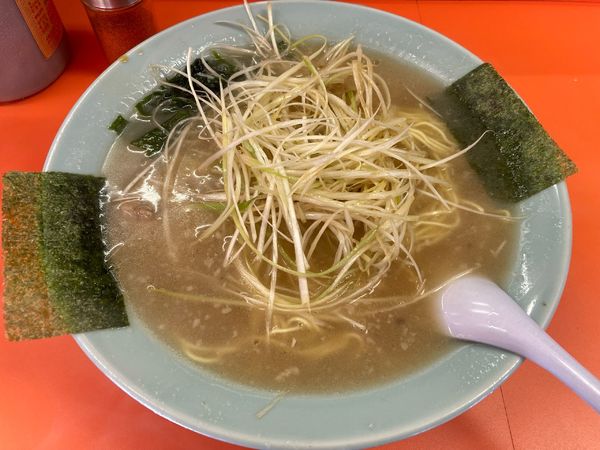 「ネギラーメン　中盛り　850円」@ラーメンショップ 小野路店の写真
