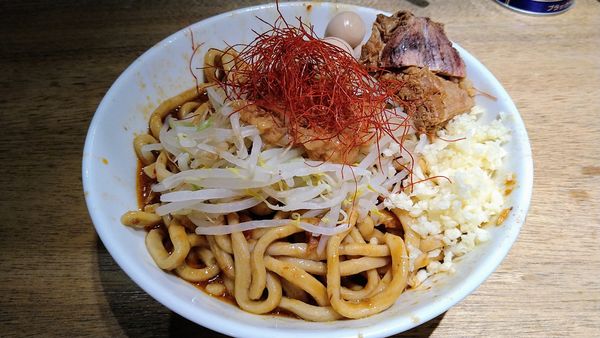 「【限定】味噌まぜそば(ヤサイ少なめ・ニンニク増し)+うずら」@MEN YARD FIGHTの写真