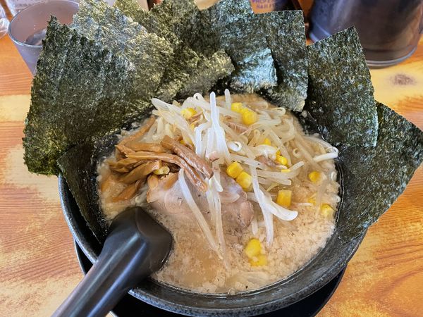 「で〜かわラーメン＋海苔」@川出拉麺店の写真