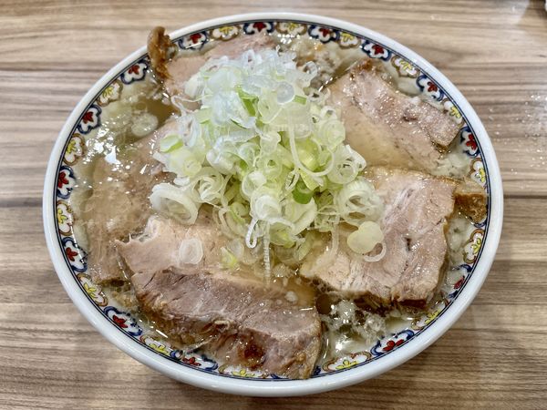 「サッポロラガービール 赤星 → 豚そば 肉増し ネギ増し」@くじら食堂 nonowa東小金井店の写真