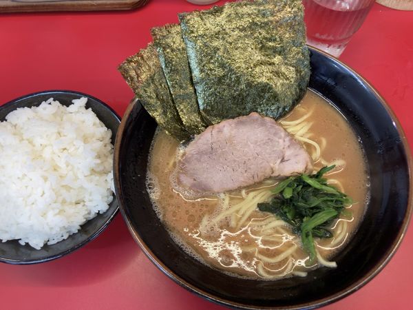 「ラーメン並」@横浜ラーメン 山本家の写真