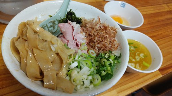 「ビャンビャン麺風/比内地鶏の鶏油の混ぜそば」@らーめん 波の花の写真