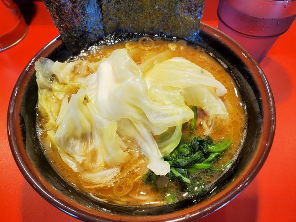 「ラーメン並＋キャベツ」@横浜ラーメン 斎藤家の写真