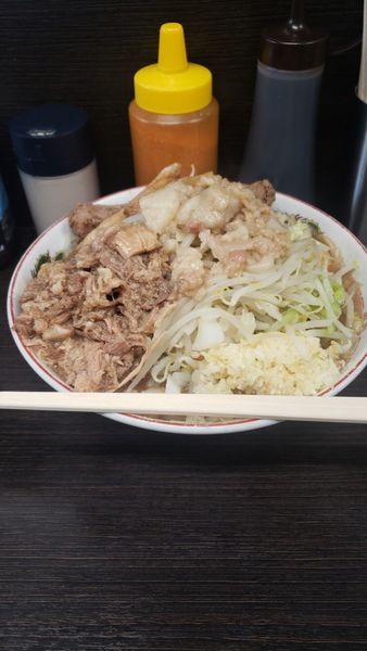 「ラーメン＋豚ほぐし＋生卵＝1,000円」@ラーメン二郎 川越店の写真