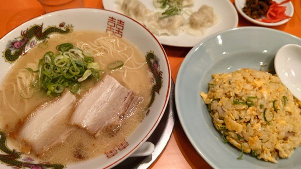 「久留米ラーメン焼き飯」@元祖とんこつ久留米ラーメン 福ヤの写真