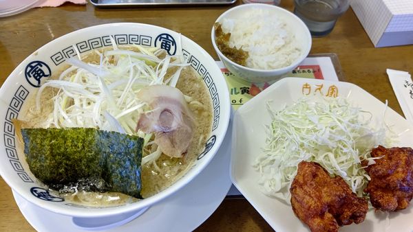 「寅そば+白ねぎ+唐揚げセット」@中華そば 寅 湘南ライフタウン店の写真