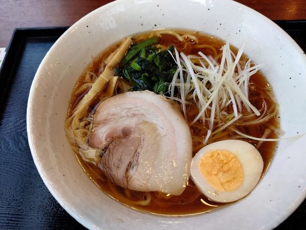 「初雁しょうゆラーメン990円」@関越自動車道 高坂SA 下りレストランの写真