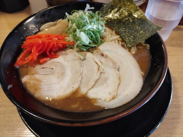 「とんこつラーメン」@らーめん与七 南草津店の写真