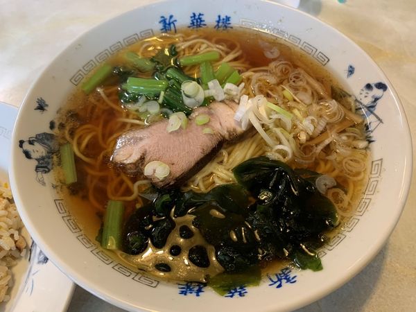 「ラーメン＋半チャーハンセット」@中華 新華楼の写真