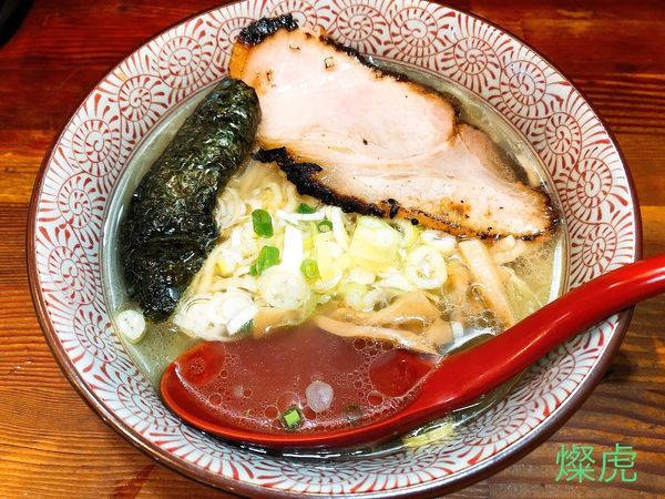 「淡麗琥珀そば:塩（800円）」@麺や 燦虎の写真