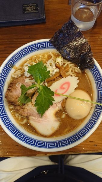 「味玉中華そば」@らーめんはたかくるの写真