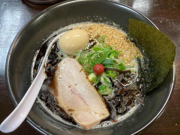 「平九郎ラーメン(黒)¥850+味玉¥100」@平九郎Rの写真