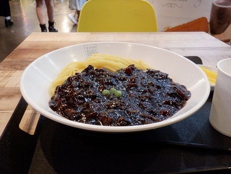 「チャジャン麺」@香港飯店0410 原宿店の写真