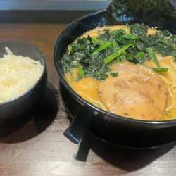 濃厚豚骨醤油ラーメン