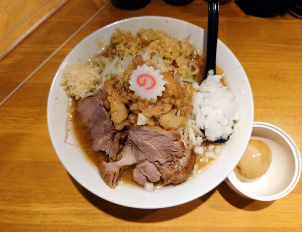 「ラーメン(小)+しょうが+たまねぎ」@麺屋 神工の写真