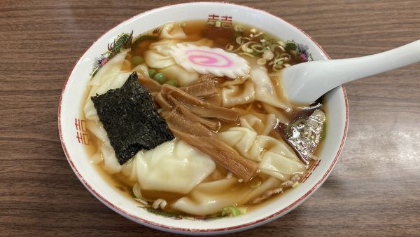 「ワンタンメン」@多万里食堂の写真
