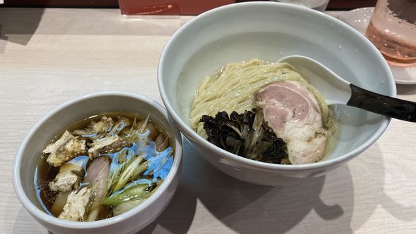 「夏限定 黒舞茸と近江黒鶏の昆布水つけ麺」@柳麺 呉田-goden-の写真
