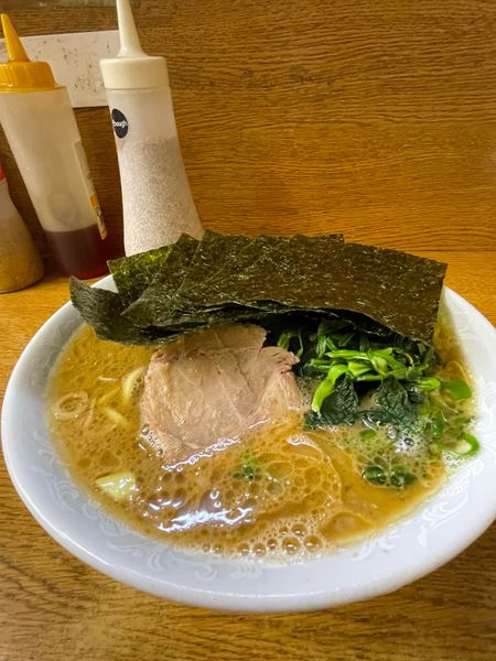 「ラーメン硬め」@ラーメン虎ノ穴の写真