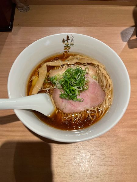 「醤油らぁ麺(850円)」@らぁ麺 はやし田 中目黒店の写真