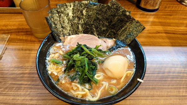 「ラーメン　のり　味玉」@横浜家系らーめん 二代目 武道家の写真