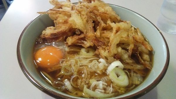 「かけ 340円＋かきあげ 100円」@文殊 両国本店の写真