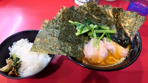 「ラーメン　海苔増し」@家系総本山 ラーメン吉村家の写真