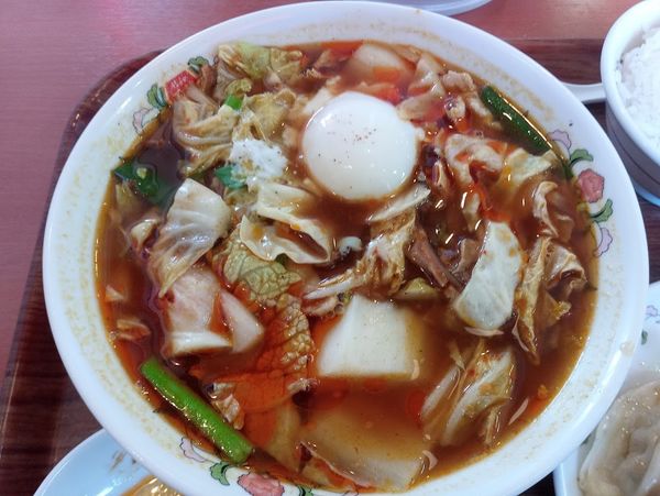 「温玉中華カレーラーメンフェアセットB990円」@餃子の王将 柏松ヶ崎店の写真