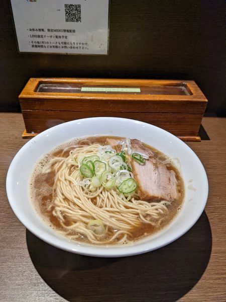 「肉煮干しそば」@麺処 遊 蕨店の写真