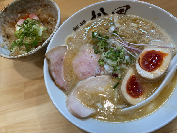 「濃厚鶏白湯そば＋まっ赤卵味玉＋まっ赤卵温玉丼」@麺将 松風の写真