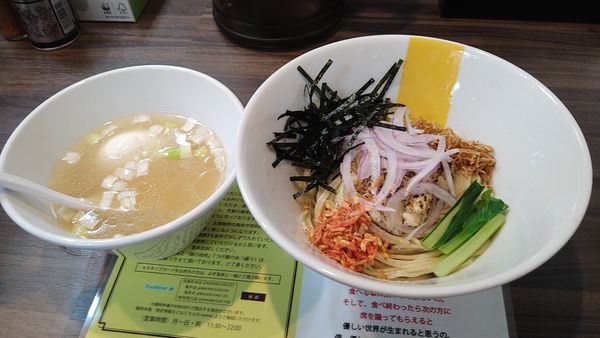 「【限定】りょうたろうの冷鯛油そば(スープ付き)¥1050-」@塩生姜らー麺専門店 MANNISH 神田西口店の写真