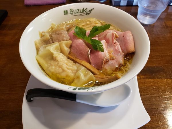 「わんたん入りチャーシュー麺鶏と水 塩」@麺.SUZUKiの写真