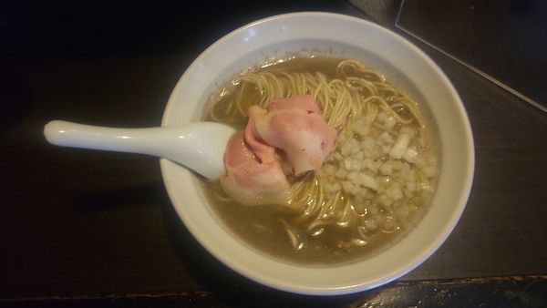 「煮干しそば(classic)」@灰汁中華 丿貫 福富町本店の写真