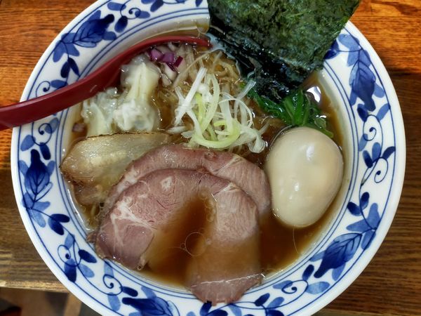 「特製貝出汁醤油らぁめん」@貝出汁らぁ麺 虎武の写真