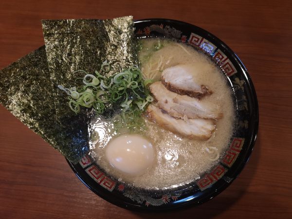 「辛味噌、博多ラーメン特製」@有頂天 岡崎店の写真