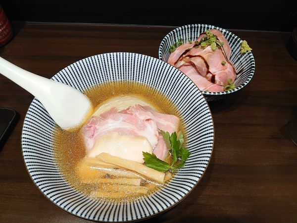「冷やし煮干しそば　にくめし」@寿製麺 よしかわ 西台駅前店の写真