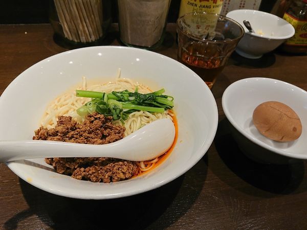 「成都式汁なし担々麺 5辛5痺」@六坊担担面の写真