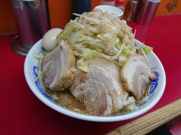 「らーめん 小豚 野菜脂にんにくマシ」@モッコリ豚の写真