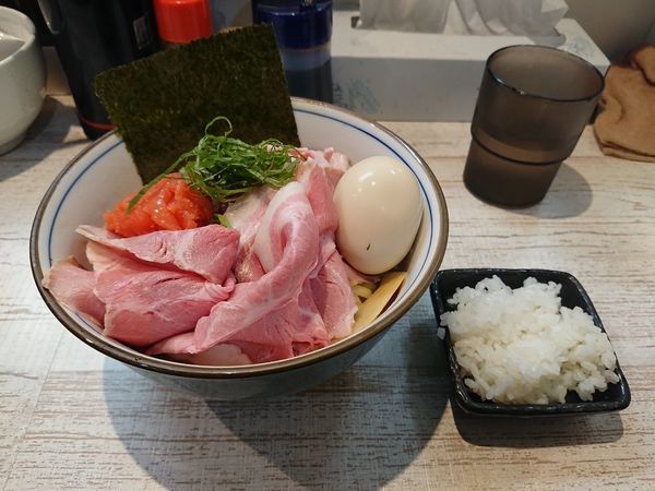 「【気まぐれ限定】カルピスバターのめんたいクリームまぜそば」@中華そば 四つ葉の写真