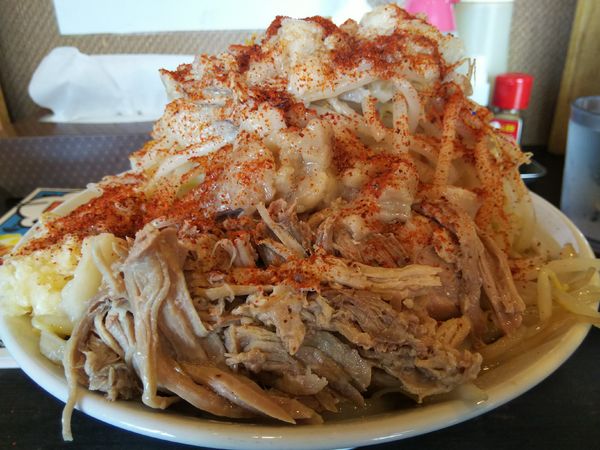 「ラーメン　（並）　※全まし　＋唐辛子：無料　※㋗で５００円」@麺とび六方の写真