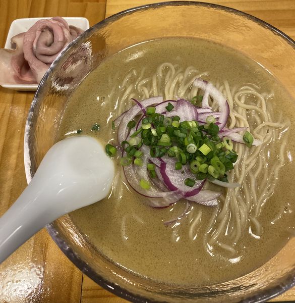 「【限定】冷やし蟹らーめん　９２０円」@煮干らーめん 紫乱の写真