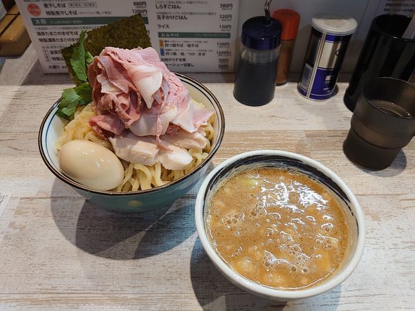 「特製金笛醤油の濃厚つけそば 大盛」@中華そば 四つ葉の写真