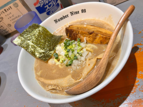 「濃厚らーめん」@麺Dining Number Nine 09の写真