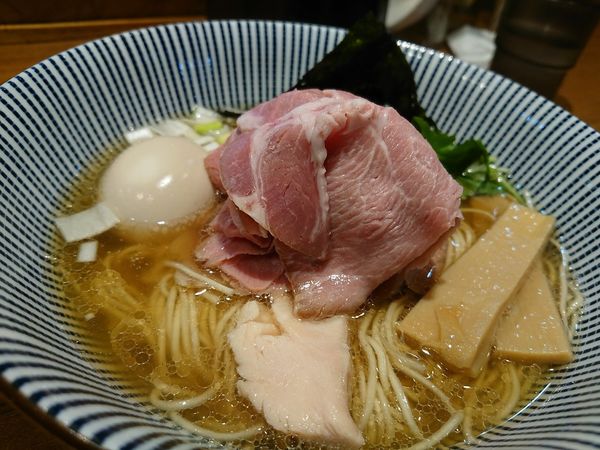 「煮干そば白醤油特製」@寿製麺よしかわ 川越店の写真