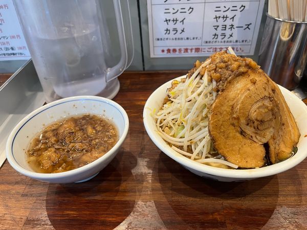 「濃厚雷そば　中盛＋アブラ＋アブラ」@雷 北松戸本店の写真