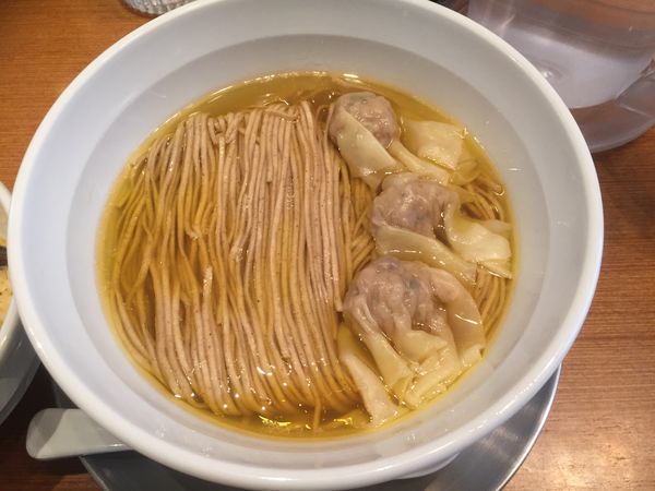 「黄金　(塩)+わんたん」@麺創房LEOの写真