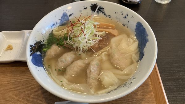 「ワンタン麺」@豚骨清湯・自家製麺 かつらの写真